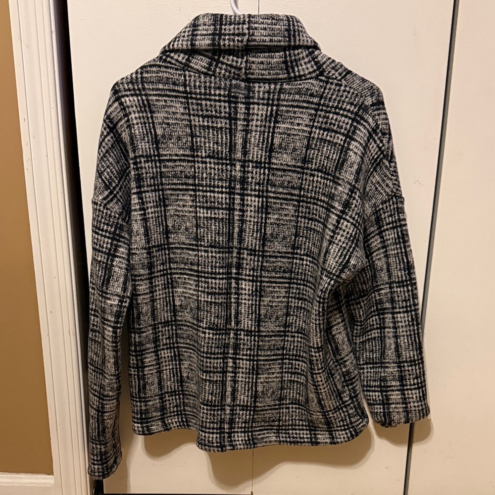 Columbia Black and Gray Plaid Turtleneck Sweater - Picture 5 of 6